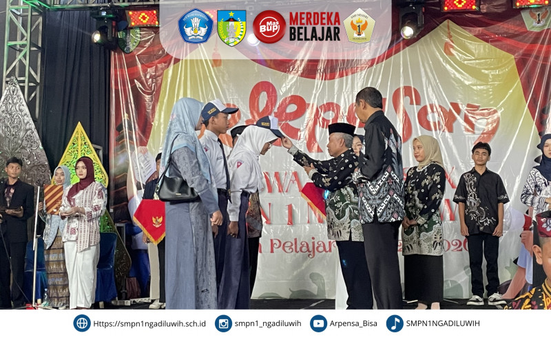 SMPN 1 Ngadiluwih Gelar Pelepasan Siswa Kelas IX Bertajuk Kesenian Lokal